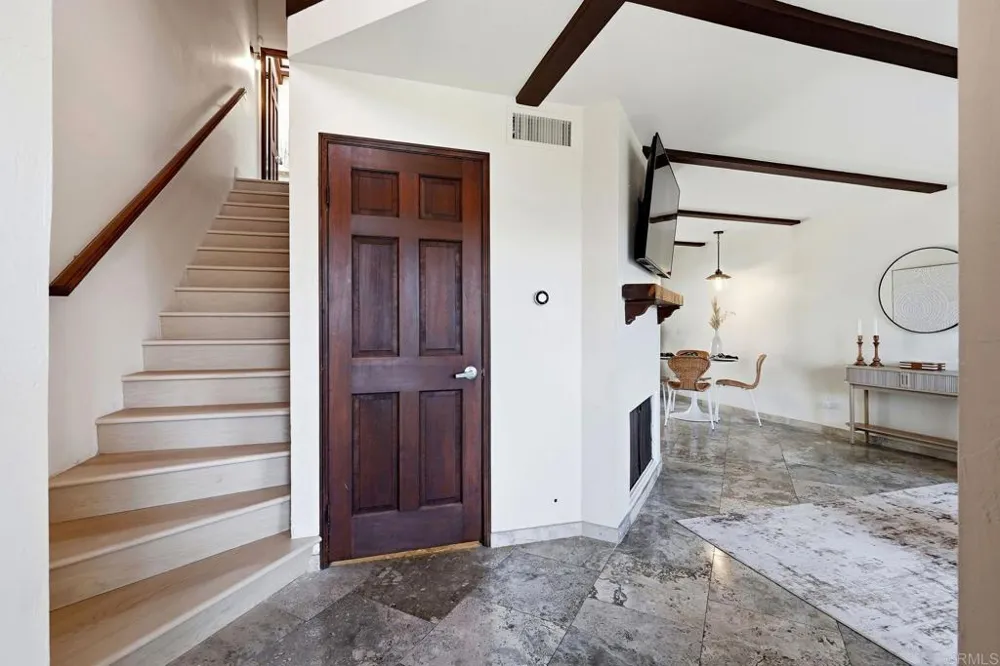 8608 Villa La Jolla Drive #4 La Jolla, CA 92037