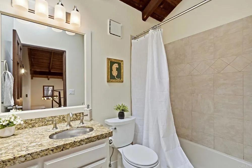 8608 Villa La Jolla Drive #4 La Jolla, CA 92037