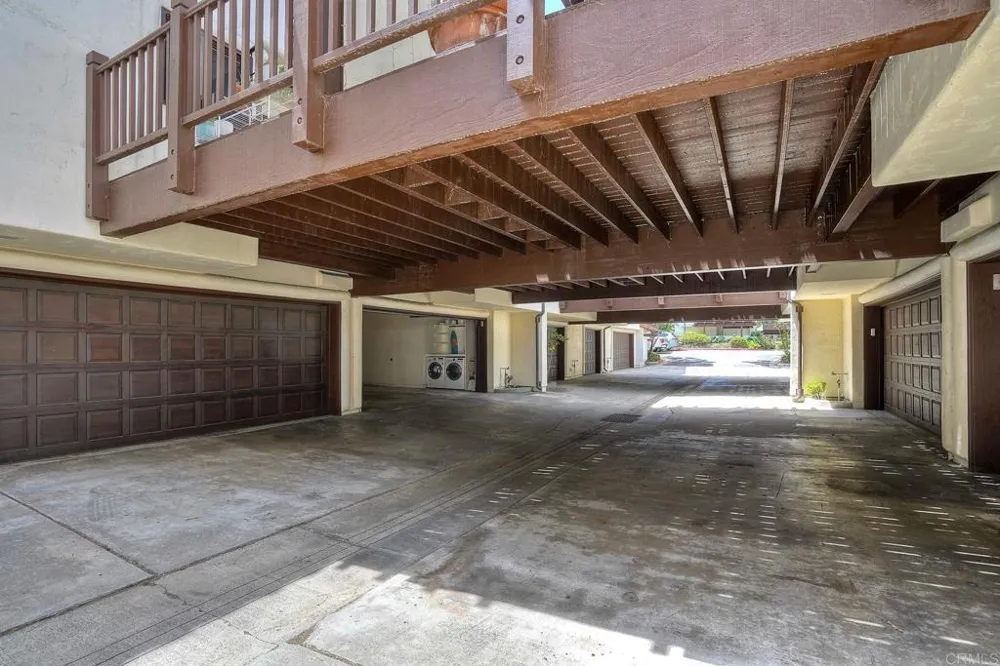 8608 Villa La Jolla Drive #4 La Jolla, CA 92037