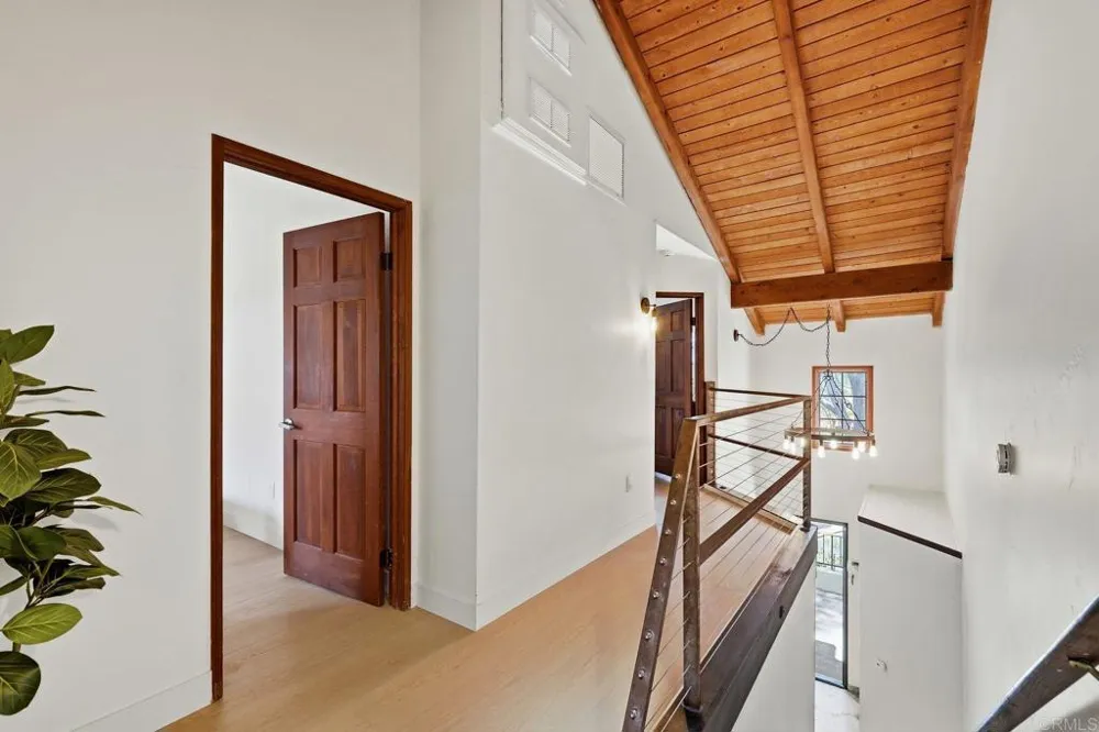 8608 Villa La Jolla Drive #4 La Jolla, CA 92037