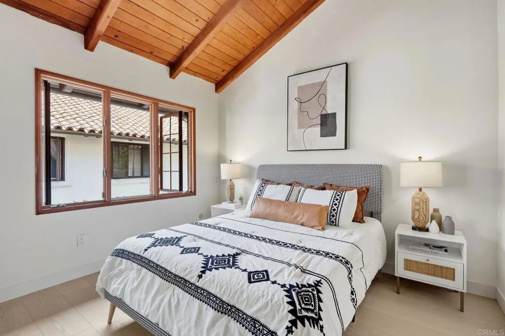 8608 Villa La Jolla Drive #4 La Jolla, CA 92037