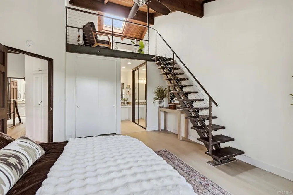 8608 Villa La Jolla Drive #4 La Jolla, CA 92037