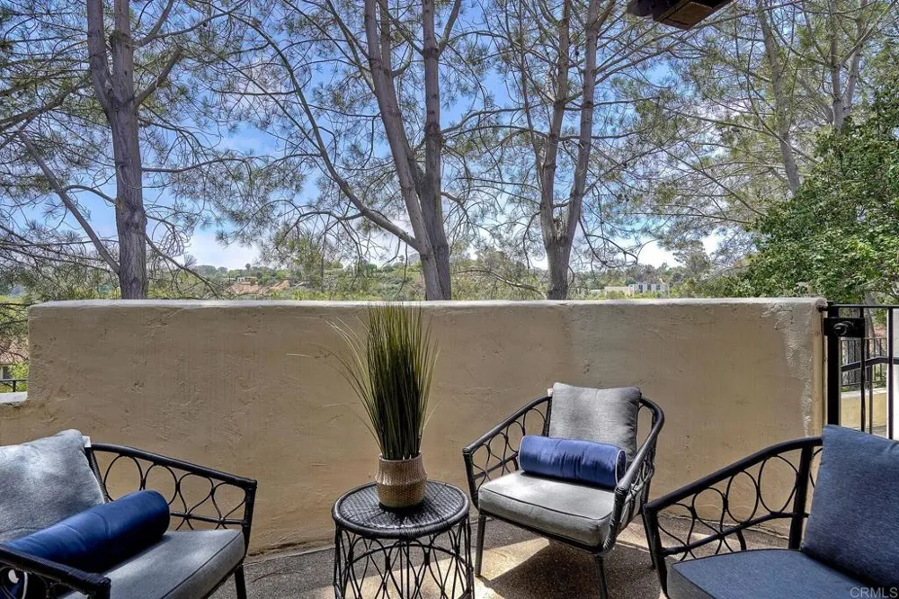 8608 Villa La Jolla Drive #4 La Jolla, CA 92037