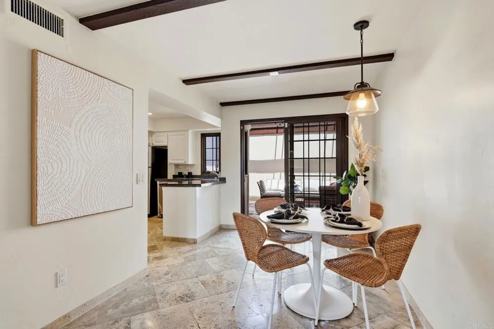8608 Villa La Jolla Drive #4 La Jolla, CA 92037