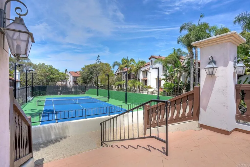 8608 Villa La Jolla Drive #4 La Jolla, CA 92037