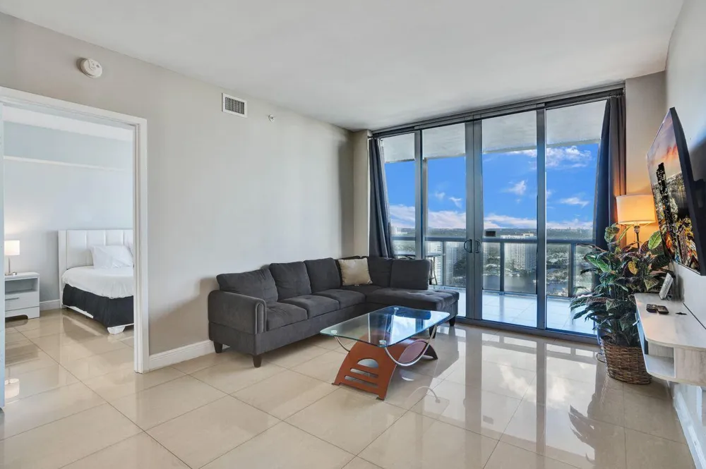 2600 E HALLANDALE BEACH BOULEVARD #T3210 Hallandale Beach, FL 33009