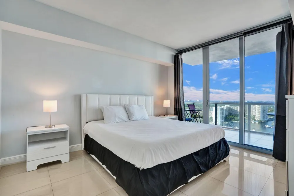 2600 E HALLANDALE BEACH BOULEVARD #T3210 Hallandale Beach, FL 33009