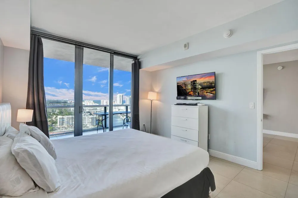 2600 E HALLANDALE BEACH BOULEVARD #T3210 Hallandale Beach, FL 33009