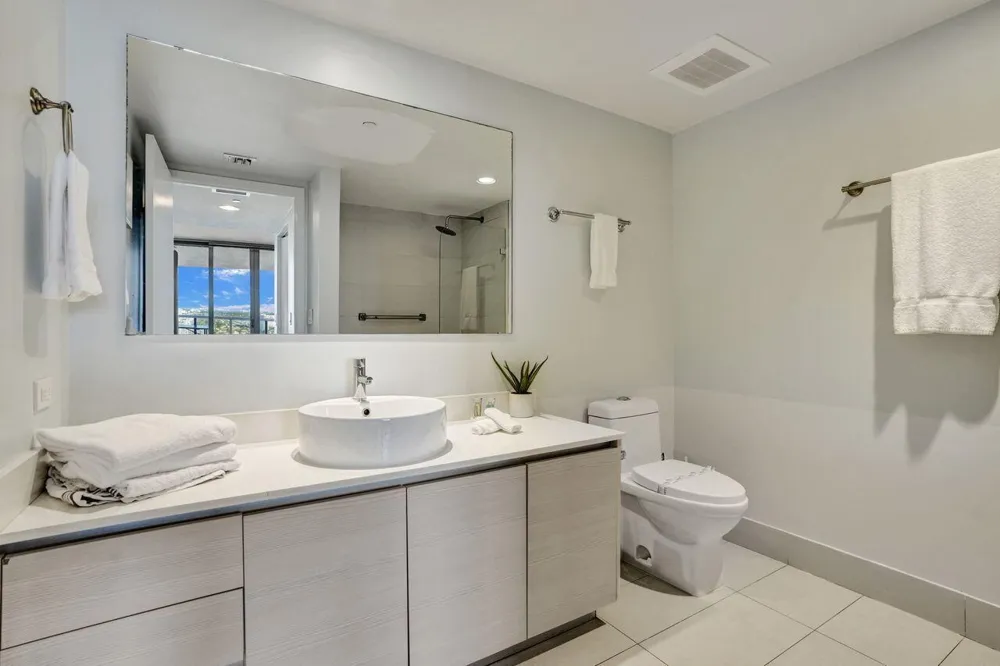 2600 E HALLANDALE BEACH BOULEVARD #T3210 Hallandale Beach, FL 33009