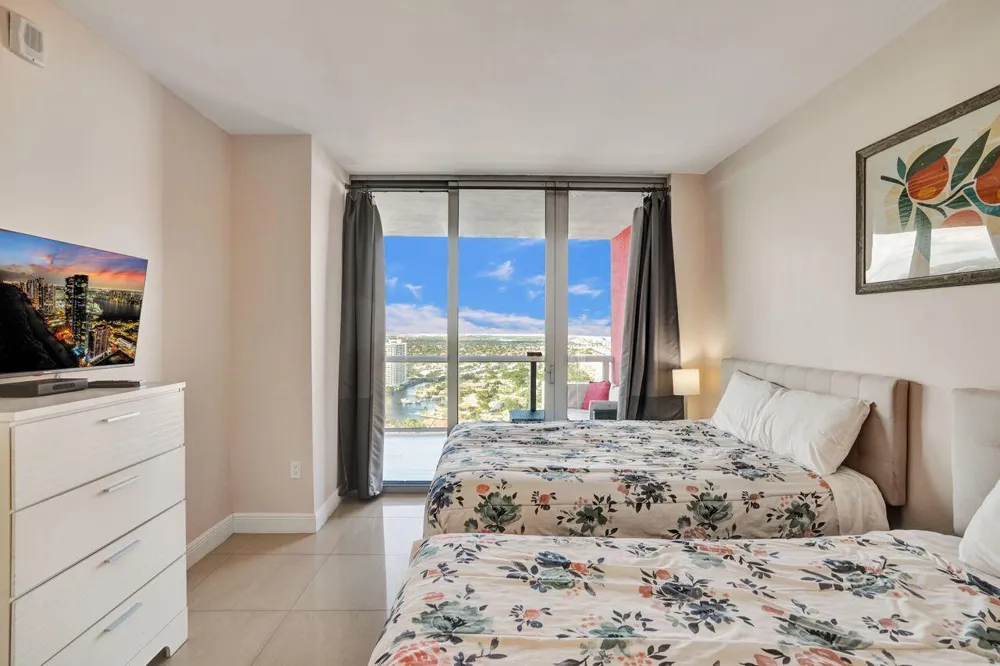 2600 E HALLANDALE BEACH BOULEVARD #T3210 Hallandale Beach, FL 33009