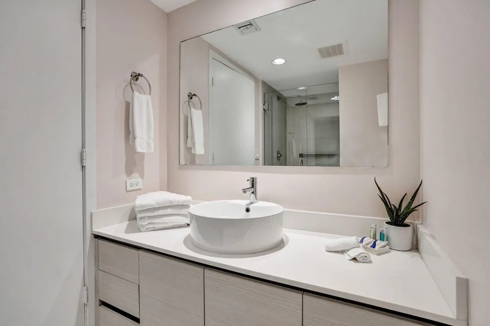 2600 E HALLANDALE BEACH BOULEVARD #T3210 Hallandale Beach, FL 33009