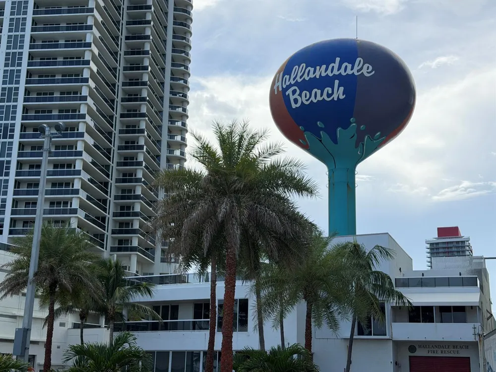 2600 E HALLANDALE BEACH BOULEVARD #T3210 Hallandale Beach, FL 33009