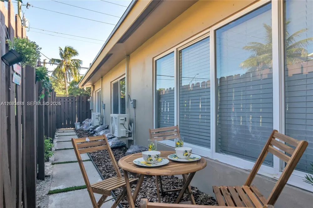 515 SW 12th St #2 Fort Lauderdale, FL 33315