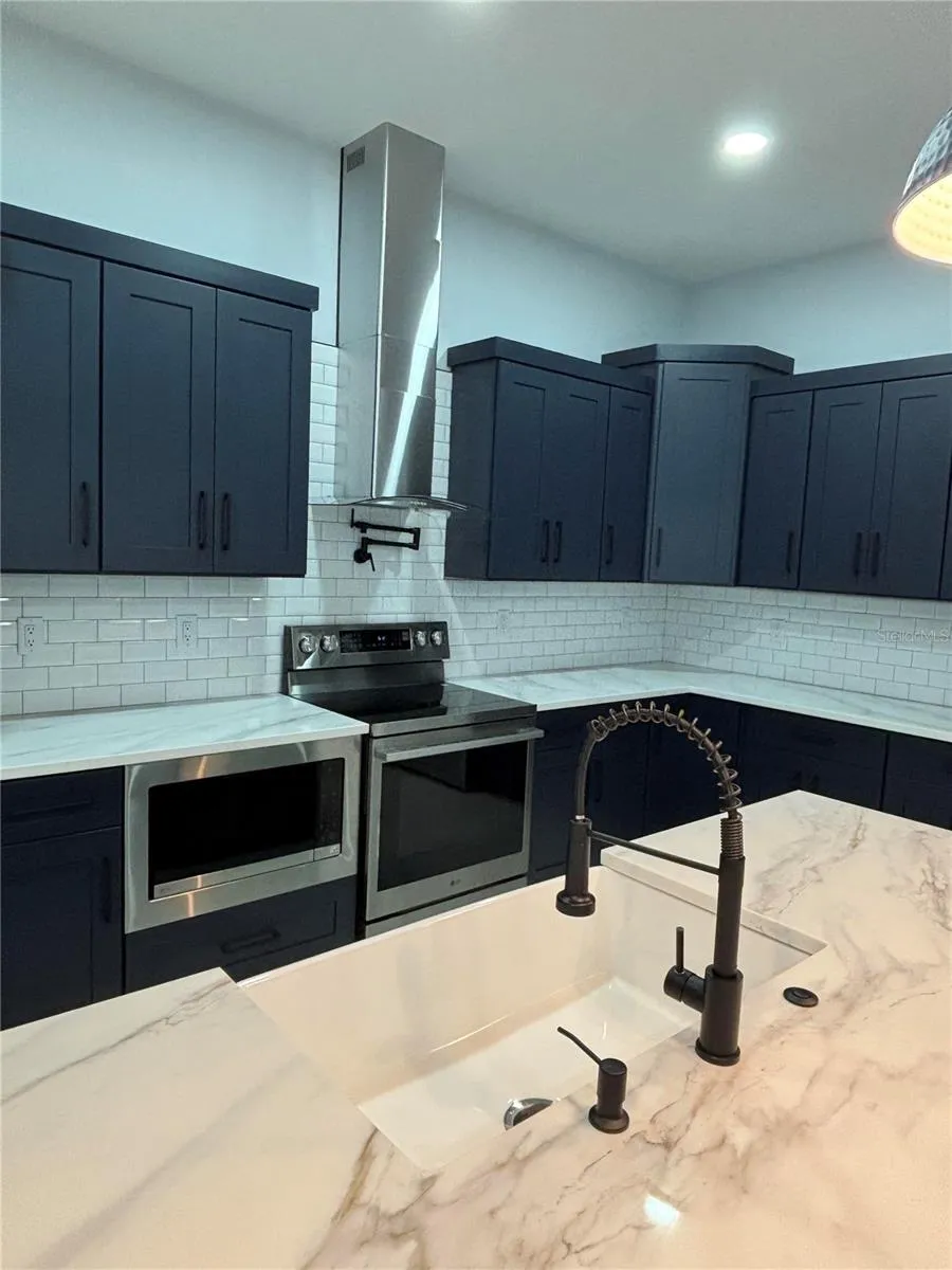 4228 FOXWOOD BOULEVARD Wesley Chapel, FL 33543