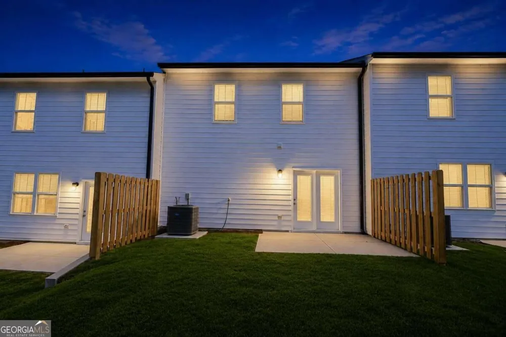 24 Berryville Dr Dawsonville, GA 30534