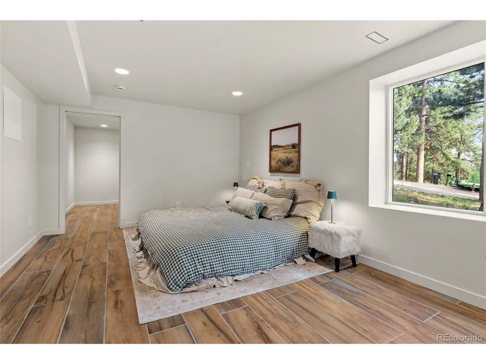 22937 Pawnee Road Indian Hills, CO 80454