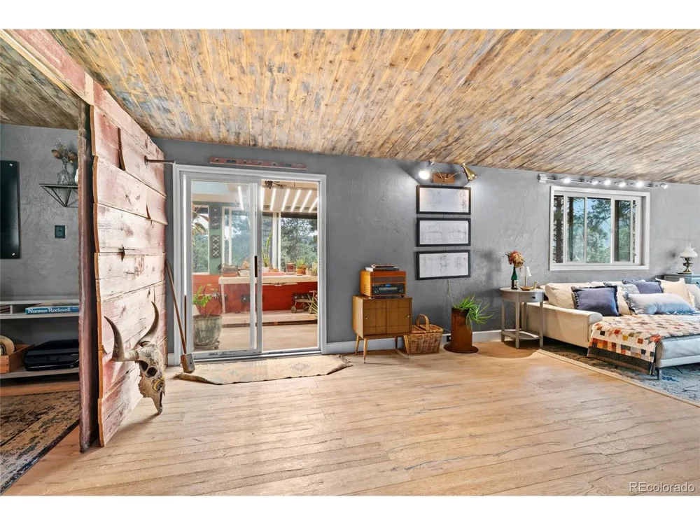 22937 Pawnee Road Indian Hills, CO 80454