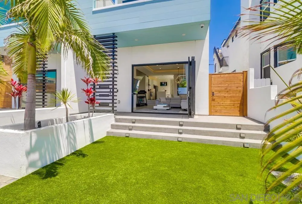 140 Imperial Beach Blvd Imperial Beach, CA 91932