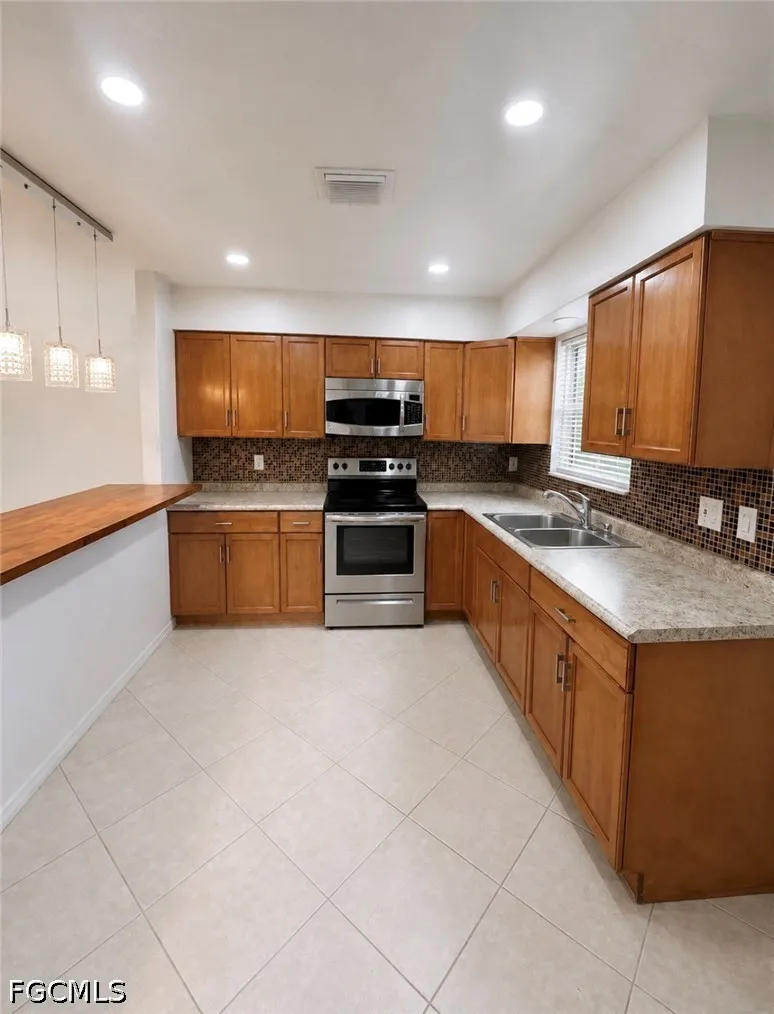 Arnold Drive Fort Myers, FL 33916