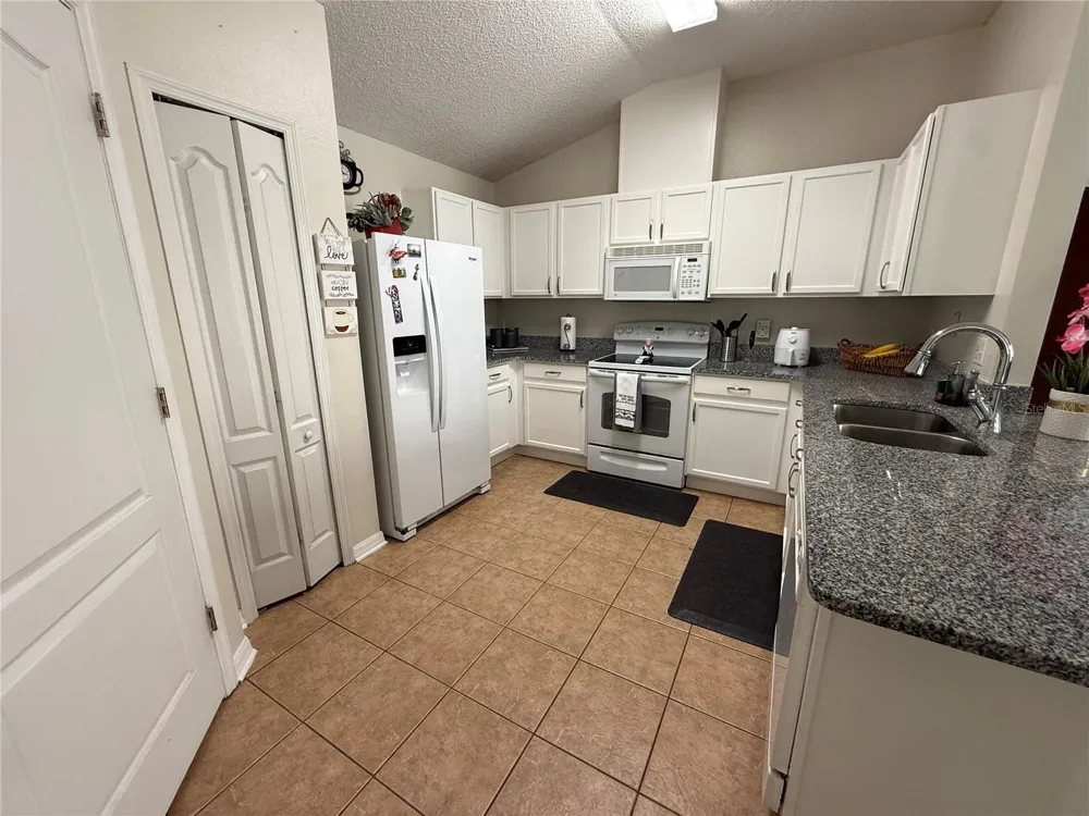 5727 VISTA LINDA DRIVE Orlando, FL 32822