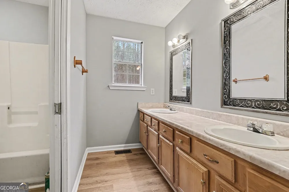 253 Ruth DR Newnan, GA 30265