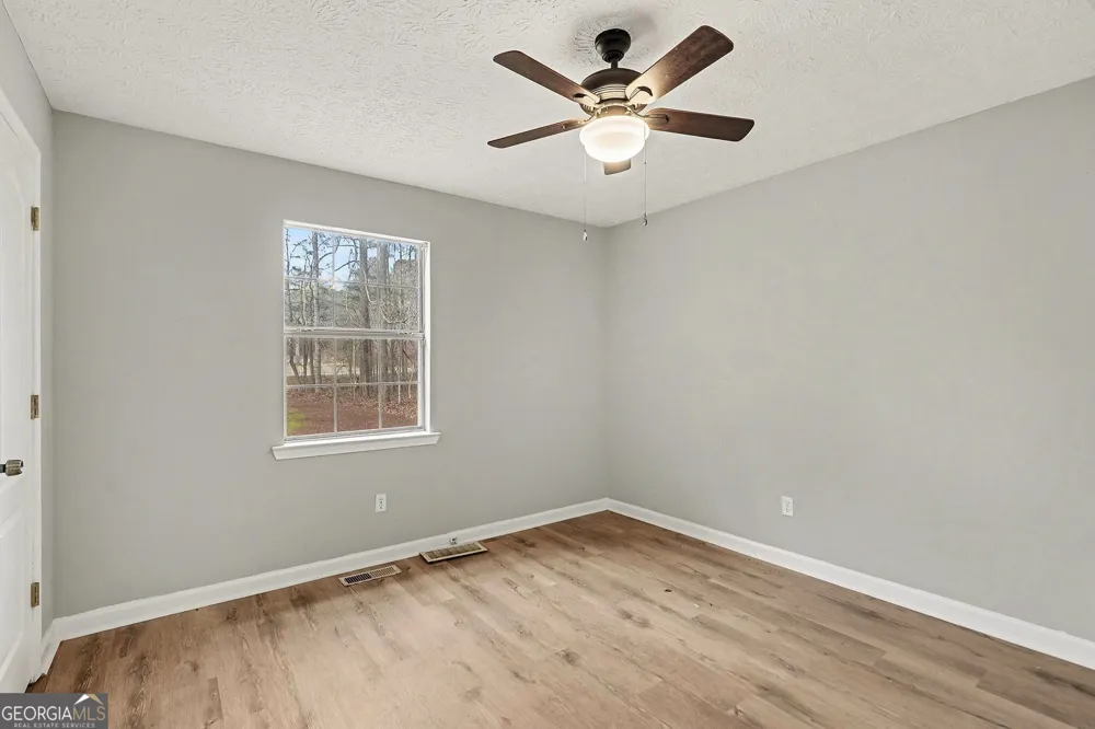 253 Ruth DR Newnan, GA 30265