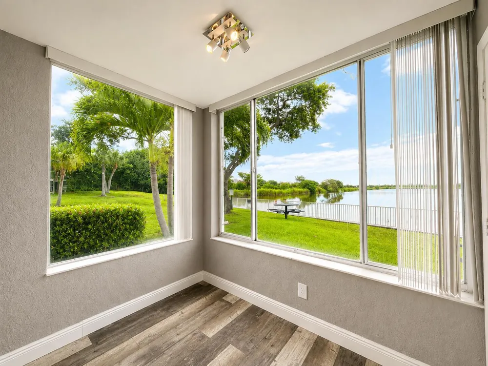 2831 Oakland Forest Drive #101 Oakland Park, FL 33309