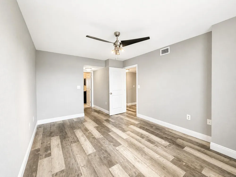 2831 Oakland Forest Drive #101 Oakland Park, FL 33309