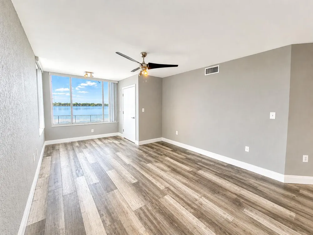 2831 Oakland Forest Drive #101 Oakland Park, FL 33309