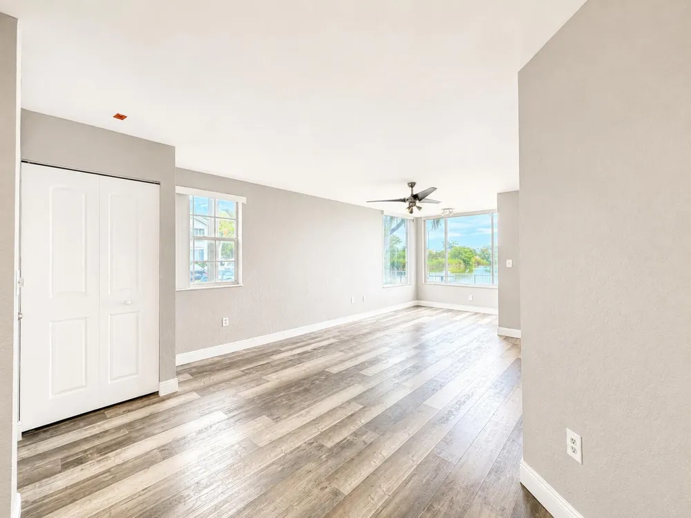 2831 Oakland Forest Drive #101 Oakland Park, FL 33309