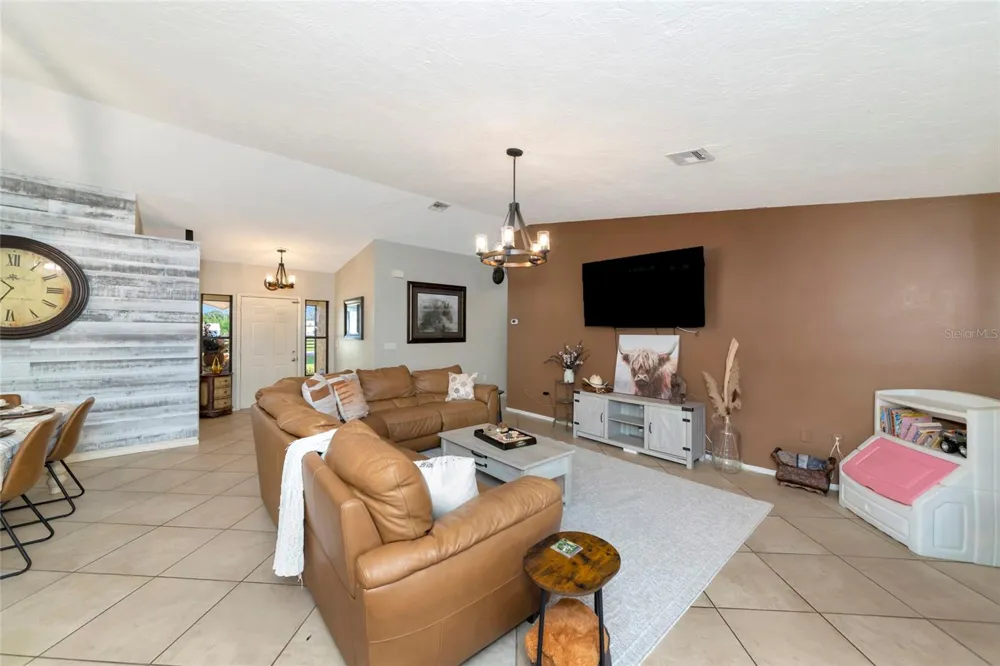 710 MYAKKA RD Sarasota, FL 34240