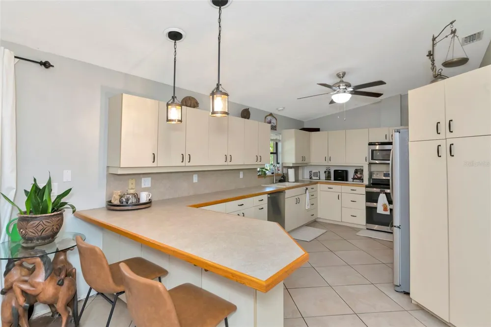 710 MYAKKA RD Sarasota, FL 34240