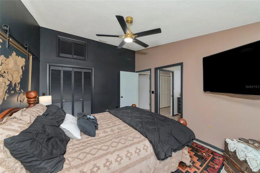 710 MYAKKA RD Sarasota, FL 34240