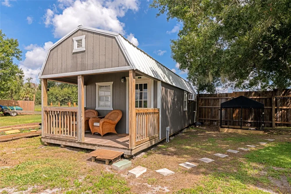 710 MYAKKA RD Sarasota, FL 34240