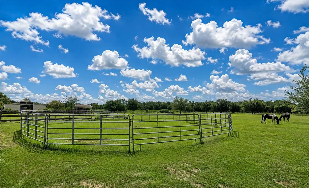 710 MYAKKA RD Sarasota, FL 34240