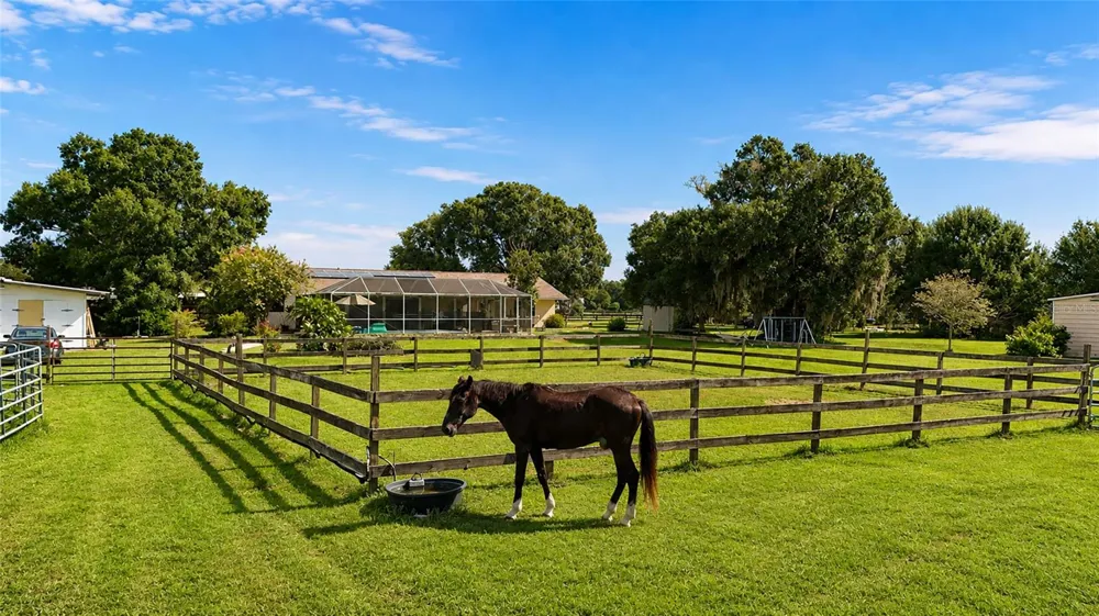 710 MYAKKA RD Sarasota, FL 34240