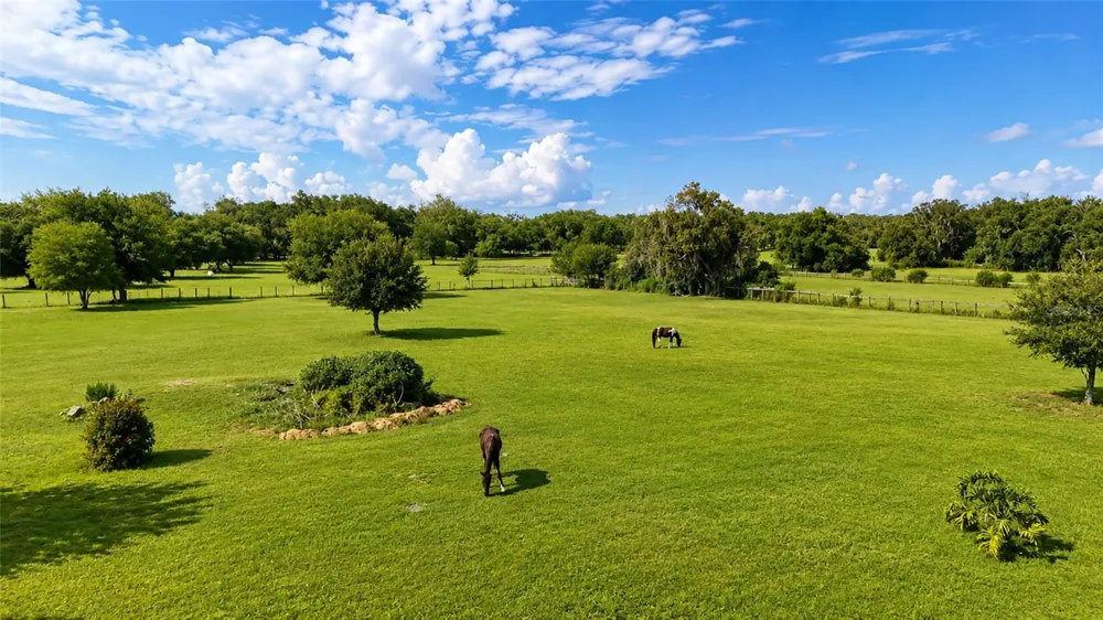 710 MYAKKA RD Sarasota, FL 34240