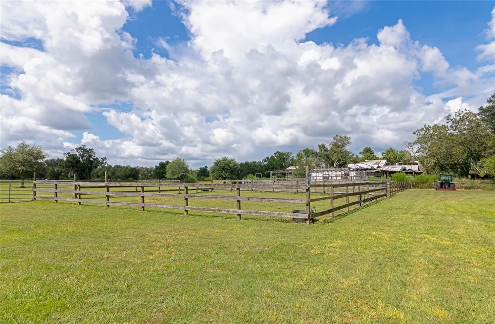 710 MYAKKA RD Sarasota, FL 34240