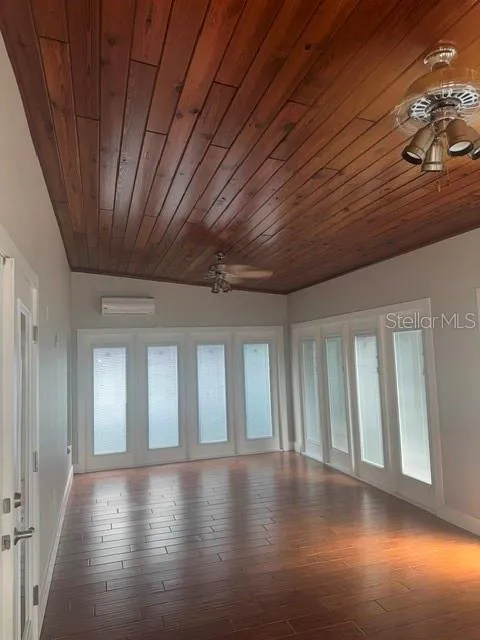 8418 FOXWORTH CIRCLE #42 Orlando, FL 32819