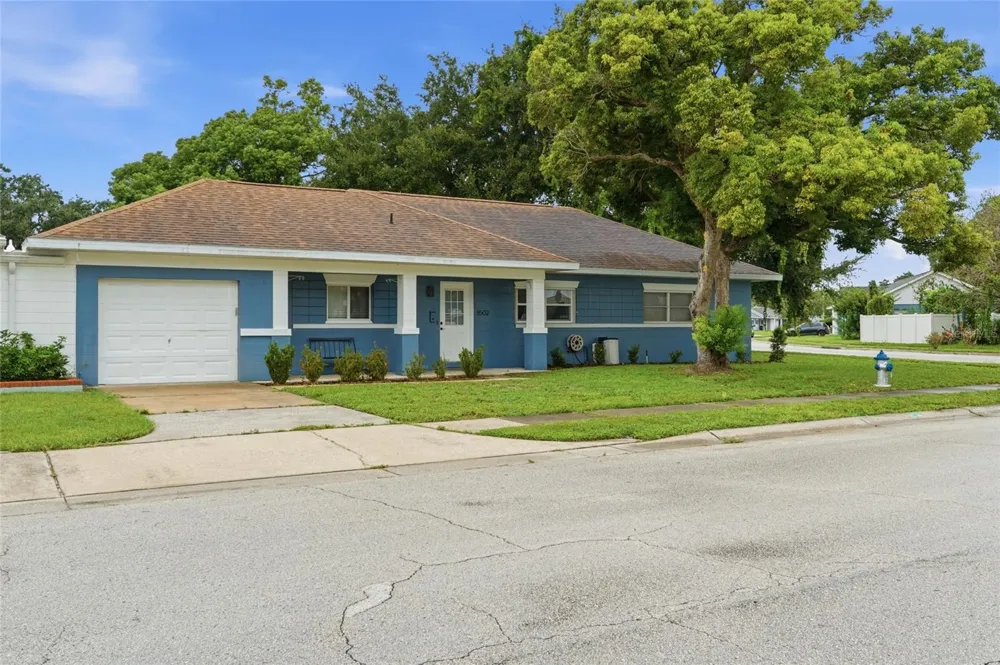 8502 OAK BLUFF DRIVE Orlando, FL 32827