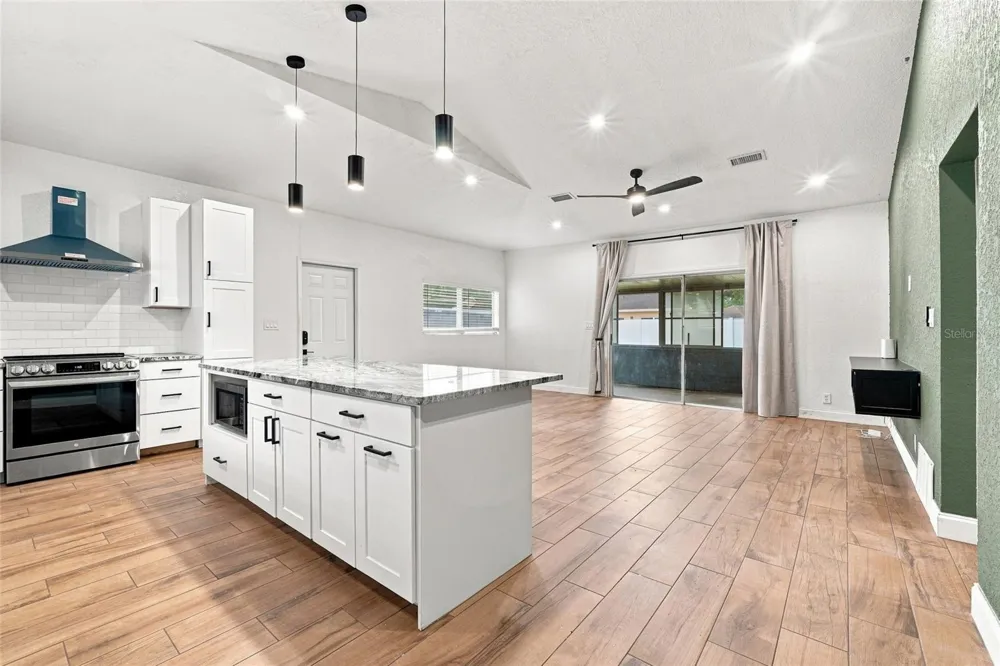 8502 OAK BLUFF DRIVE Orlando, FL 32827