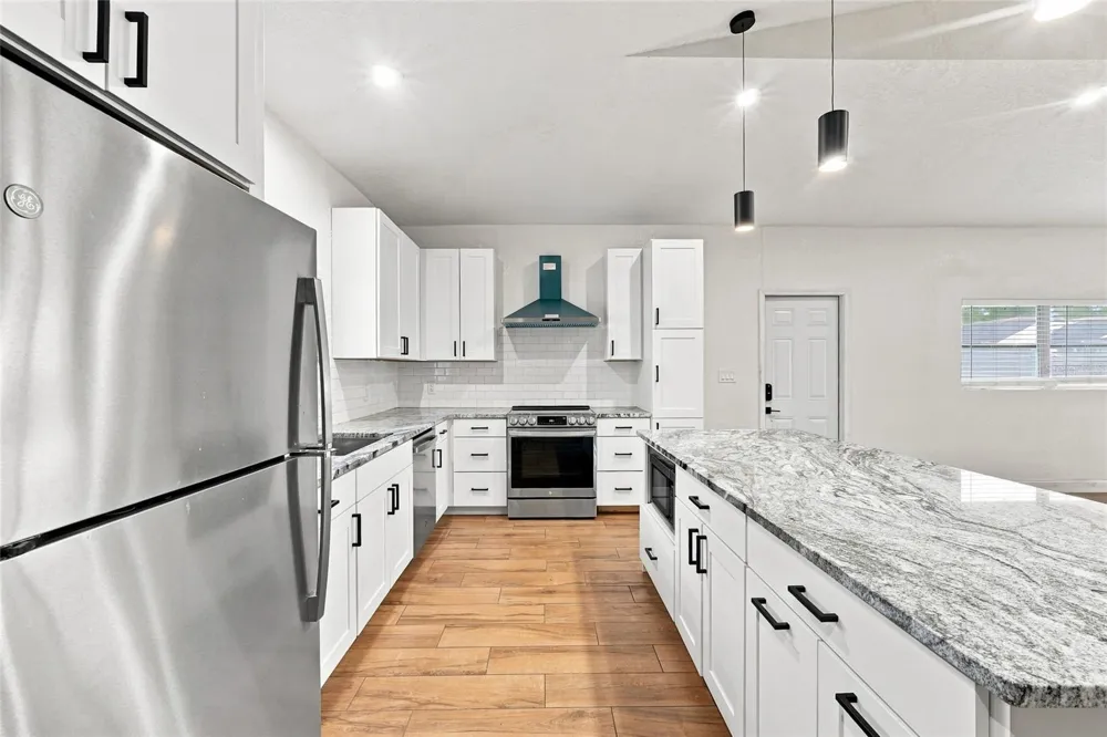 8502 OAK BLUFF DRIVE Orlando, FL 32827