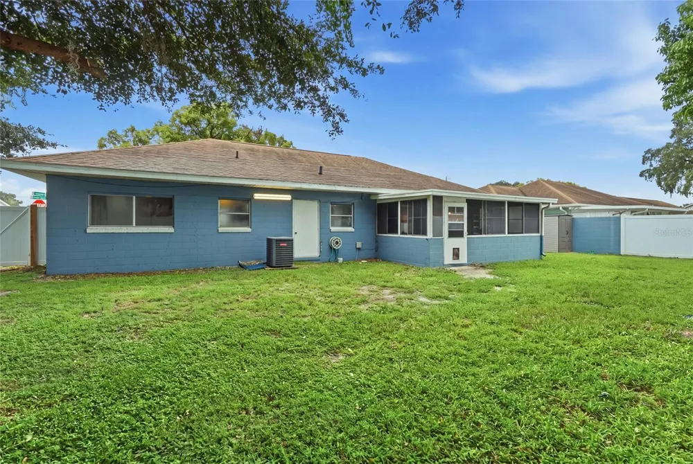 8502 OAK BLUFF DRIVE Orlando, FL 32827