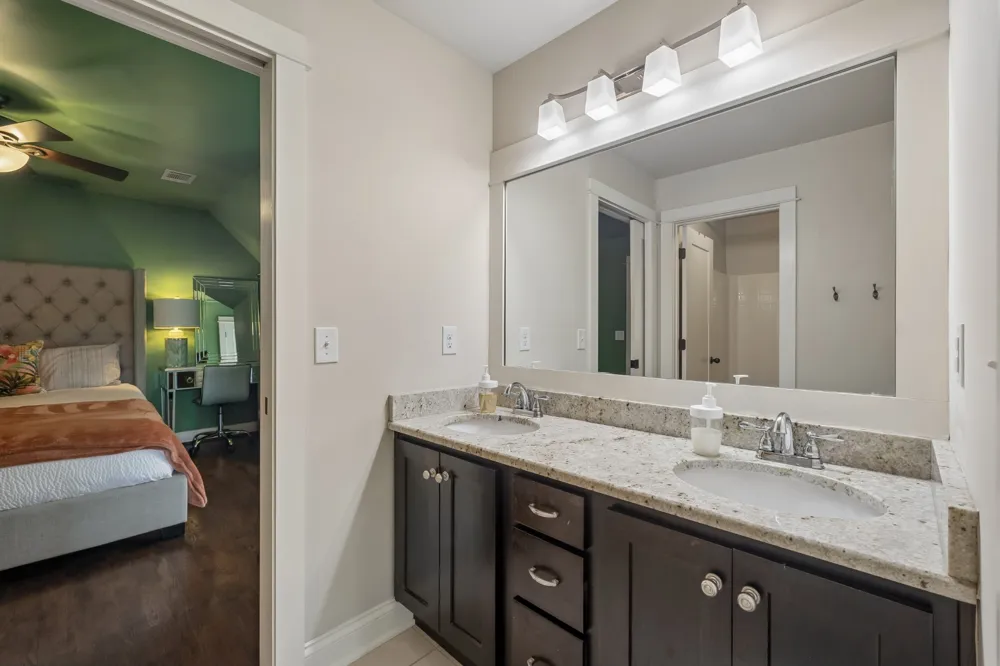 96 Poplar St Franklin, TN 37064