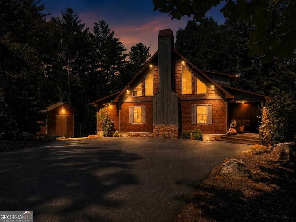 60 OASIS DR Blue Ridge, GA 30513
