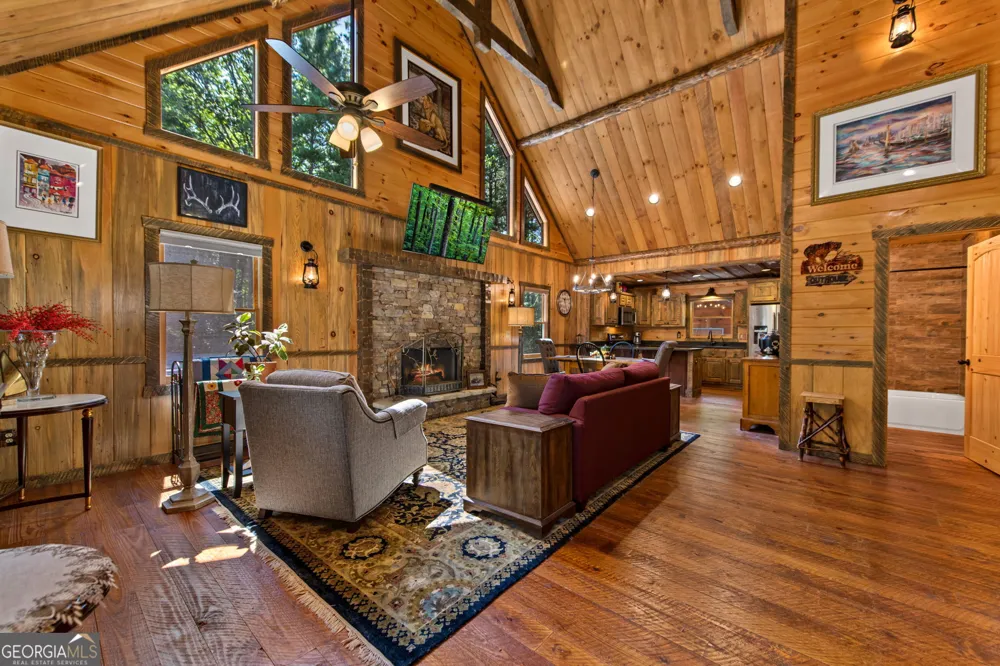 60 OASIS DR Blue Ridge, GA 30513