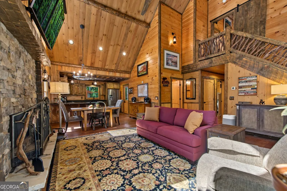 60 OASIS DR Blue Ridge, GA 30513