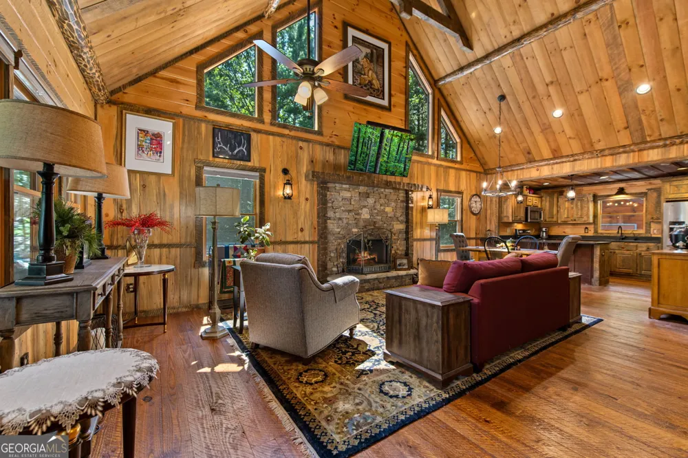 60 OASIS DR Blue Ridge, GA 30513