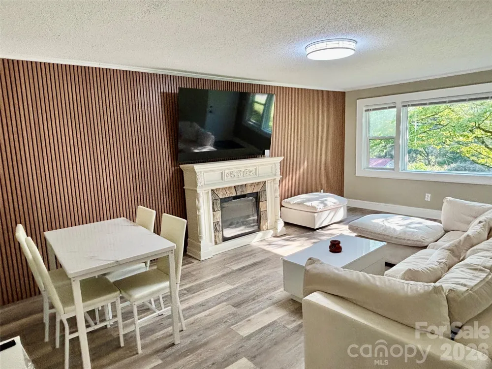 6622 Mountain Grove Road Hickory, NC 28602