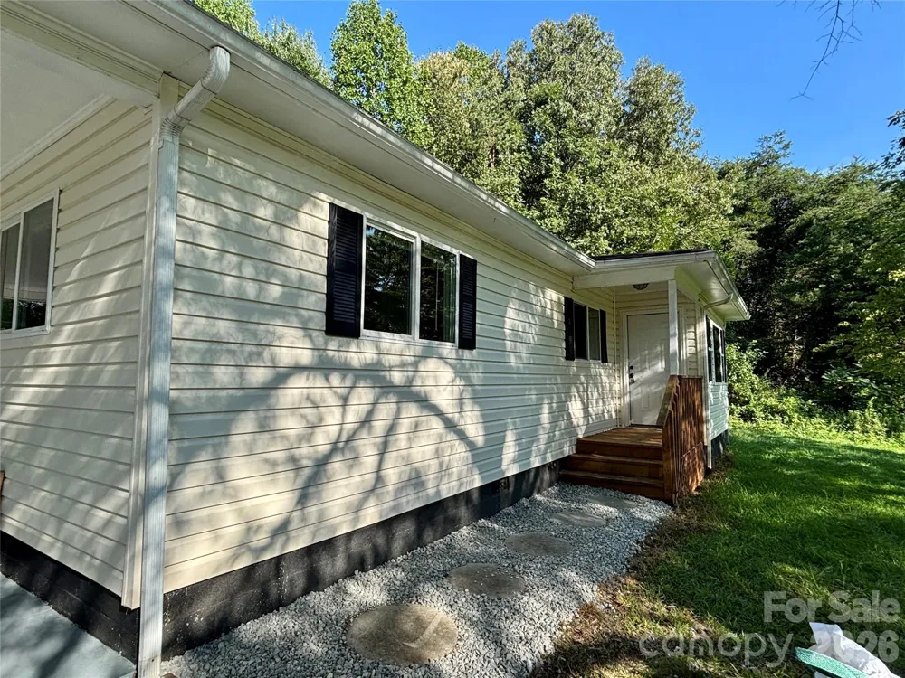 6622 Mountain Grove Road Hickory, NC 28602